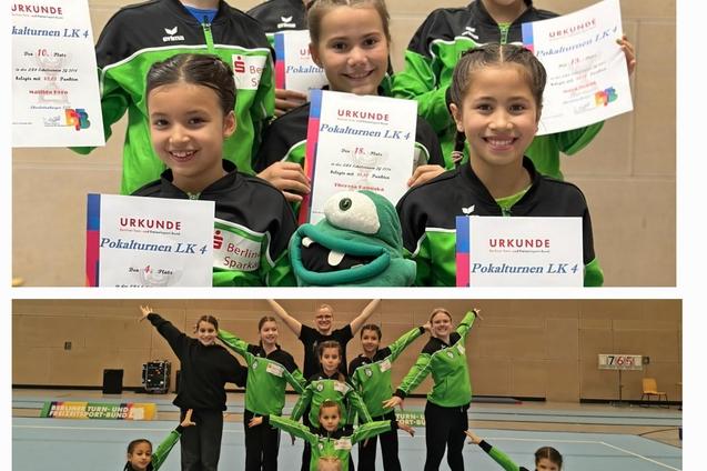 Gruppe von Mädchen in sportlicher Kleidung, die Urkunden in den Händen halten und gemeinsam lächeln.