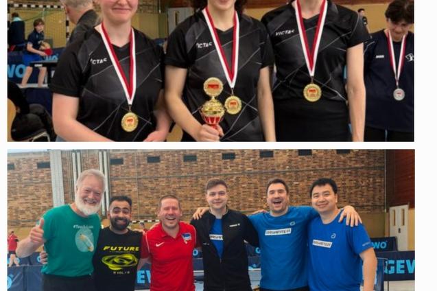 Erste Gruppe von Tischtennisspielerinnen mit Medaillen und Pokal, zweite Gruppe von Spielern lächelnd mit Schlägern in einer Halle.