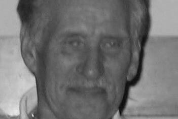 Portrait in Schwarzweiß eines älteren Mannes